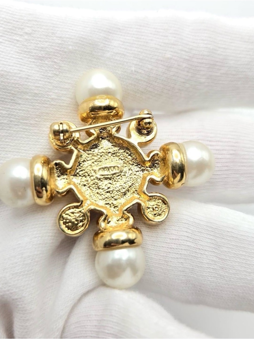 AVON 1996 Vintage Gripoix “Holiday Colors Collection” Maltese Cross Brooch - Picture 7 of 8